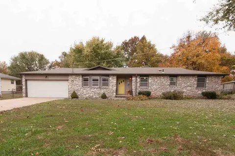 1054 E Westchester Dr, Springfield, MO 65810 photo 1