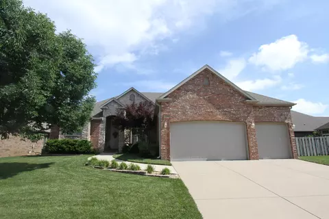 3413 E Manitoo St, Springfield, MO 65804 photo 1
