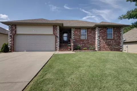 427 E Katie Dr, Springfield, MO 65803 photo 1