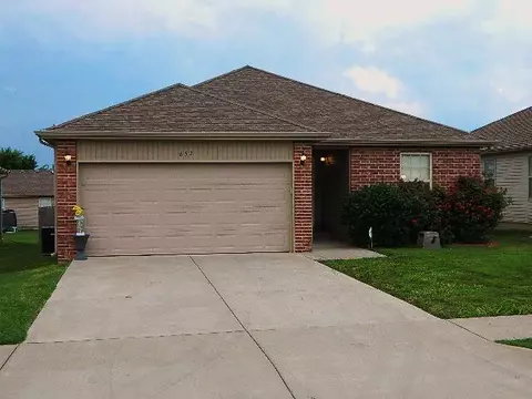 657 S Mahn Ave, Springfield, MO 65802 photo 1