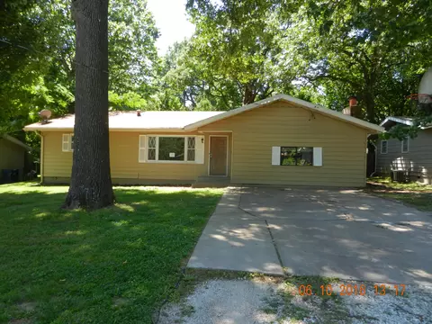1049 S Gelven Ave, Springfield, MO 65804 photo 1