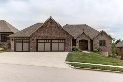 2952 S Ranch Dr, Springfield, MO 65809 photo 1