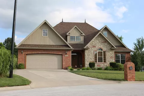 2016 E Chesapeake Dr, Ozark, MO 65721 photo 1