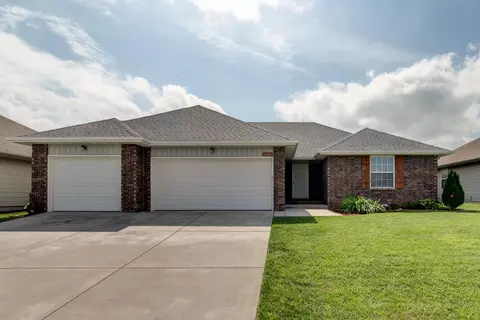 1093 S Red Cedar Ave, Springfield, MO 65802 photo 1