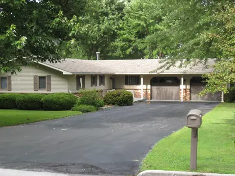 302 N Walnut, Marshfield, MO 65706 photo 1