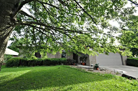 612 E Sunset St, Nixa, MO 65714 photo 1