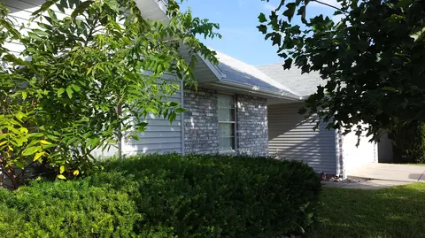 2104 S Colgate Ave, Springfield, MO 65807 photo 1