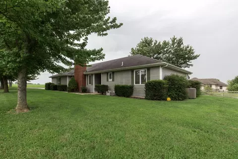 2106 E Melton Rd, Ozark, MO 65721 photo 1