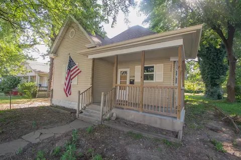 2336 N Travis Ave, Springfield, MO 65803 photo 1