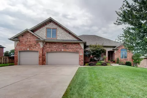 1328 Eaglegate Pkwy, Springfield, MO 65804 photo 1