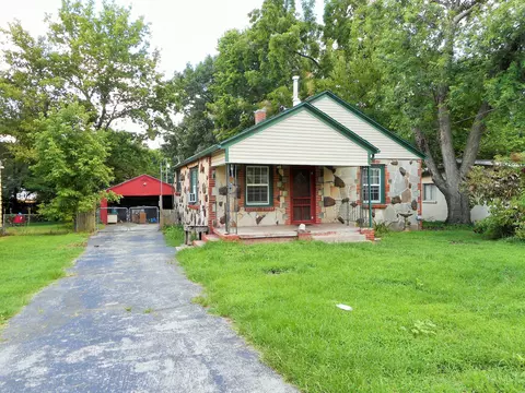 1610 E Central St, Springfield, MO 65802 photo 1