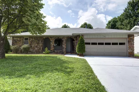 1130 E Rosebrier St, Springfield, MO 65807 photo 1