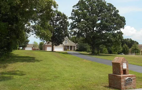 4352 N Raintree Dr, Willard, MO 65781 photo 1