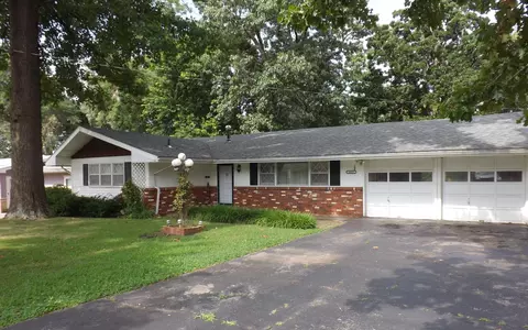 1025 S John Ave, Springfield, MO 65804 photo 1