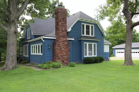 547 N Pine St, Marshfield, MO 65706 photo 1