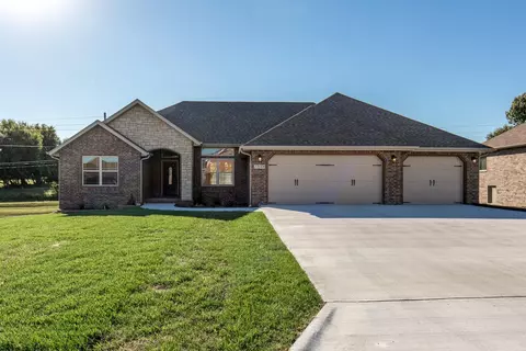 3329 N Wickham Ct, Springfield, MO 65803 photo 1