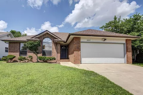 3927 W Monroe St, Springfield, MO 65802 photo 1