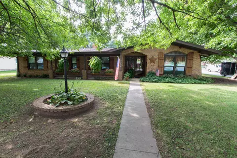 738 W Kingsley St, Springfield, MO 65807 photo 1