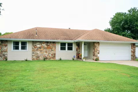 2547 N Clayton Ave, Springfield, MO 65803 photo 1