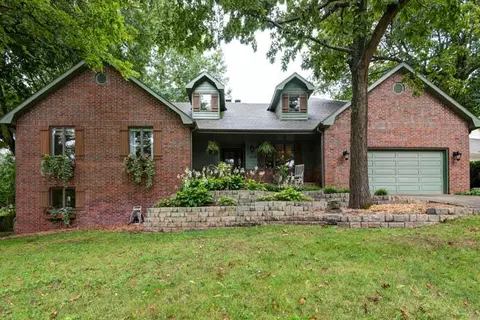 4326 E Whitehall Dr, Springfield, MO 65809 photo 1