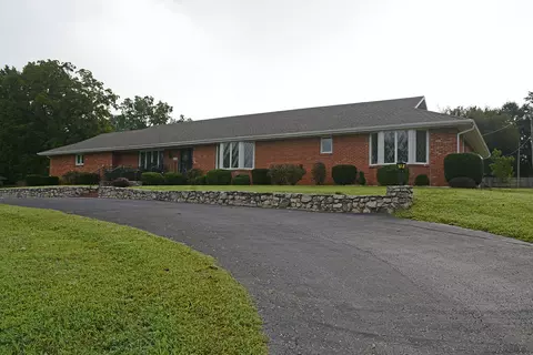 2510 S Edgewater Dr, Springfield, MO 65804 photo 1