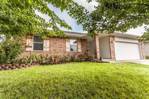 4417 W Madison St, Springfield, MO 65802 photo 1