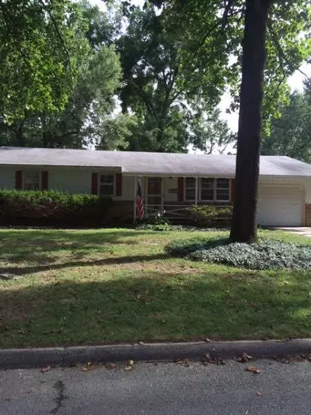 1504 E Crestview St, Springfield, MO 65804 photo 1