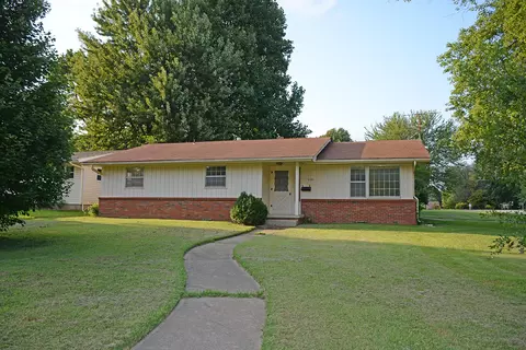 2161 E Broadmoor St, Springfield, MO 65804 photo 1