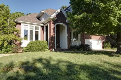 2125 S Pin Oak Dr, Springfield, MO 65809 photo 1