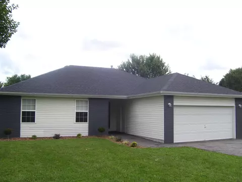 592 Clever Heights Ct, Clever, MO 65631 photo 1