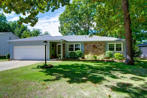 903 S Devonshire Dr, Springfield, MO 65802 photo 1