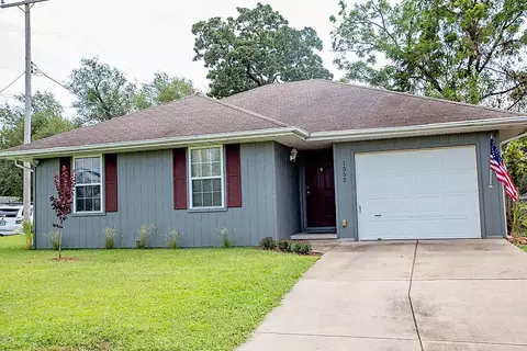 1352 N Fulbright Ave, Springfield, MO 65802 photo 1
