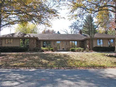 2842 E Avalon Dr, Springfield, MO 65804 photo 1