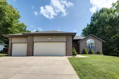 824 S Pershing St, Willard, MO 65781 photo 1