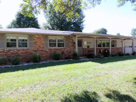 2704 S Luster Ave, Springfield, MO 65804 photo 1