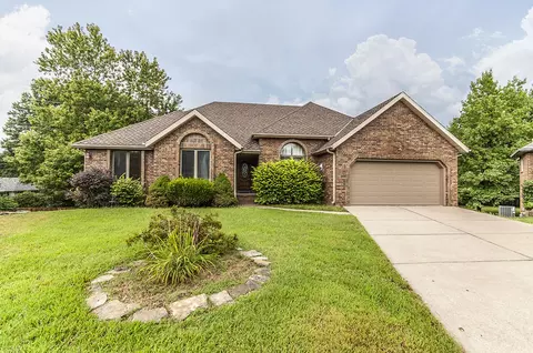 1820 E Richmond Pl, Springfield, MO 65804 photo 1