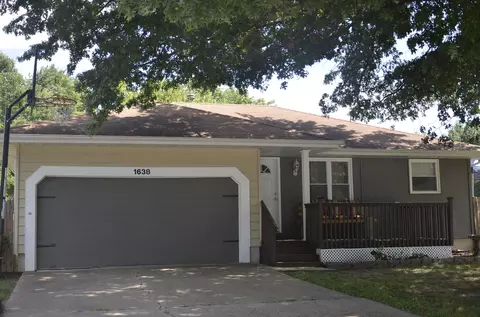 1638 E Prairie Creek Ct, Springfield, MO 65804 photo 1
