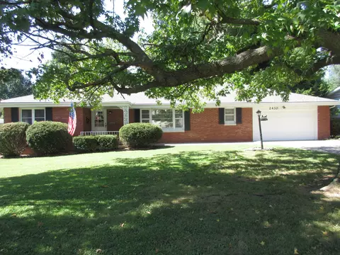 2430 E Seminole Ct, Springfield, MO 65804 photo 1