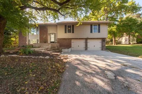 2748 W Teton Dr, Springfield, MO 65810 photo 1