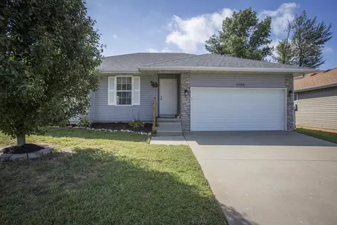 2104 W Sayer Dr, Springfield, MO 65803 photo 1