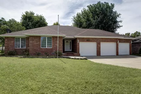 728 E Meramec Ln, Nixa, MO 65714 photo 1