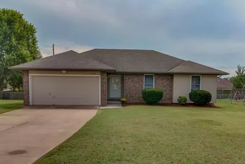 3248 W El Castile St, Springfield, MO 65807 photo 1