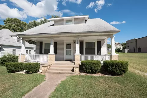 2030 N Missouri Ave, Springfield, MO 65803 photo 1