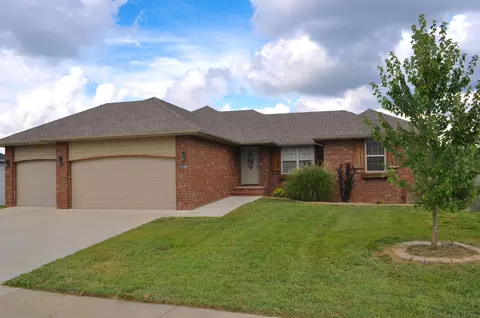 1164 S Erika Ave, Springfield, MO 65802 photo 1