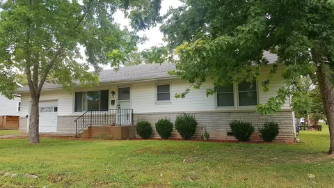 514 S Harrison Ave, Aurora, MO 65605 photo 1
