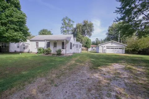 1451 E Whiteside St, Springfield, MO 65804 photo 1