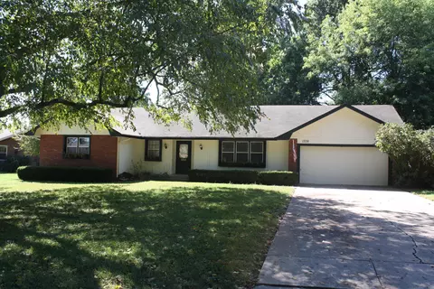 1338 E Deerfield St, Springfield, MO 65804 photo 1