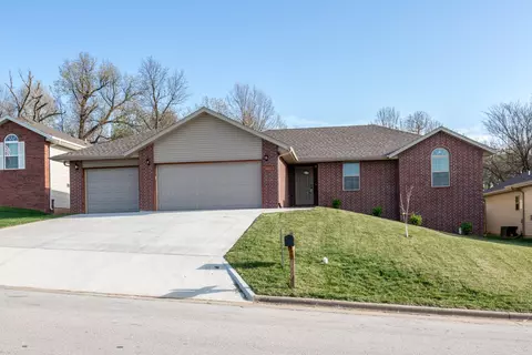 1938 W Springdale St, Springfield, MO 65803 photo 1
