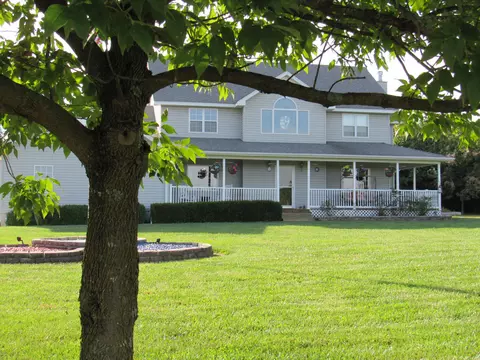 313 Sweetbriar Dr, Marshfield, MO 65706 photo 1