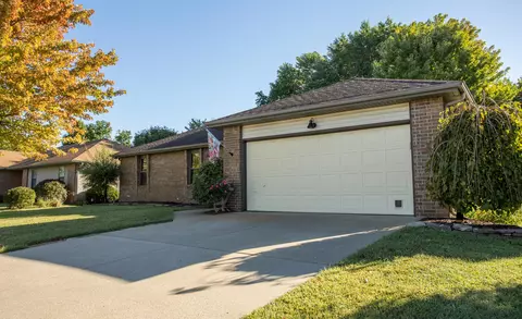 4104 S Parkcrest Ave, Springfield, MO 65807 photo 1